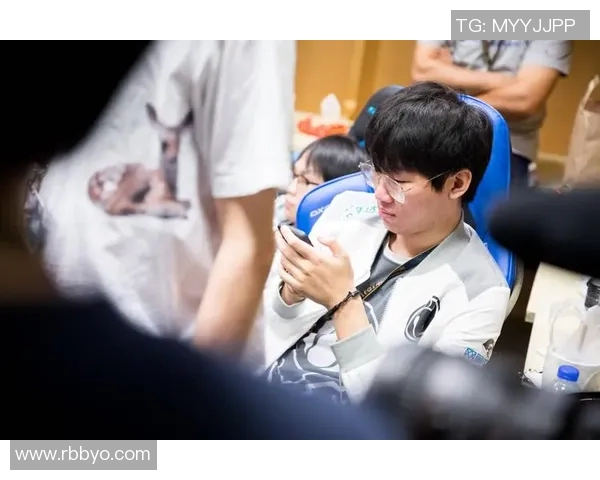 电竞新闻CSGO战术解析JDG盯防体系的核心策略与执行细节探讨 电竞新闻CSGO战术解析JDG盯防体系的核心策略与执行细节探讨